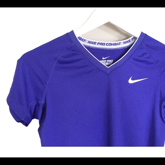 NIKE PRO COMBAT Logo Print Fitted Tee/Top With V Neck Purple Size Small - Picture 4 of 10